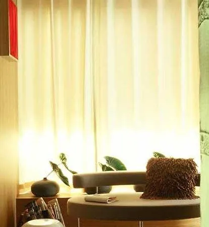 Ibis Gare De Lyon Reuilly 3* פריז